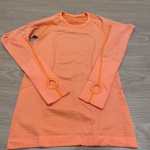 Lululemon swiftly 1.0 long sleeve- Size 4